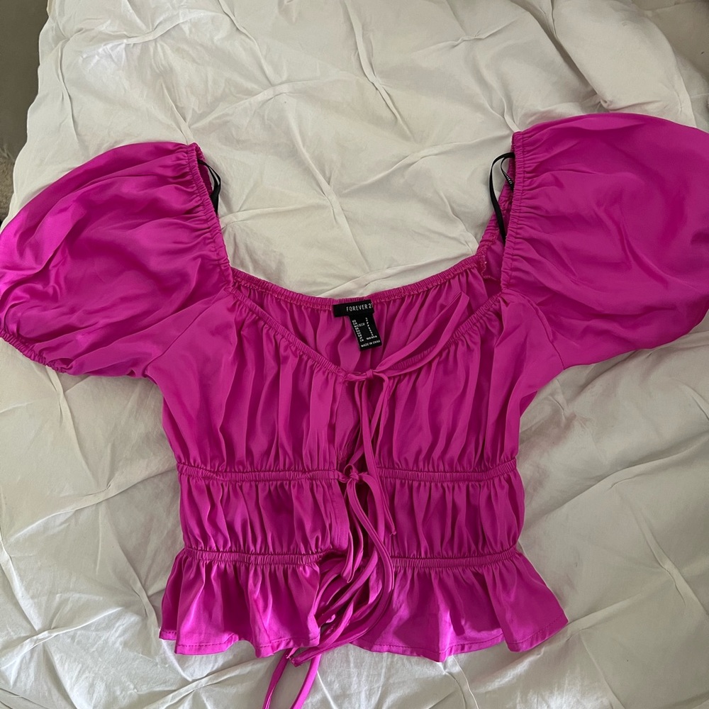 Poof sleeved crop top